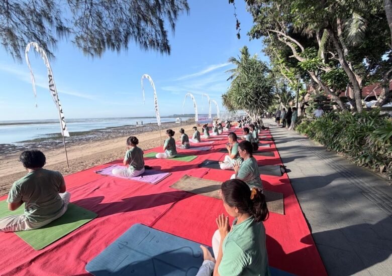 Puluhan Peserta Ikuti Yoga di SVF ke-18